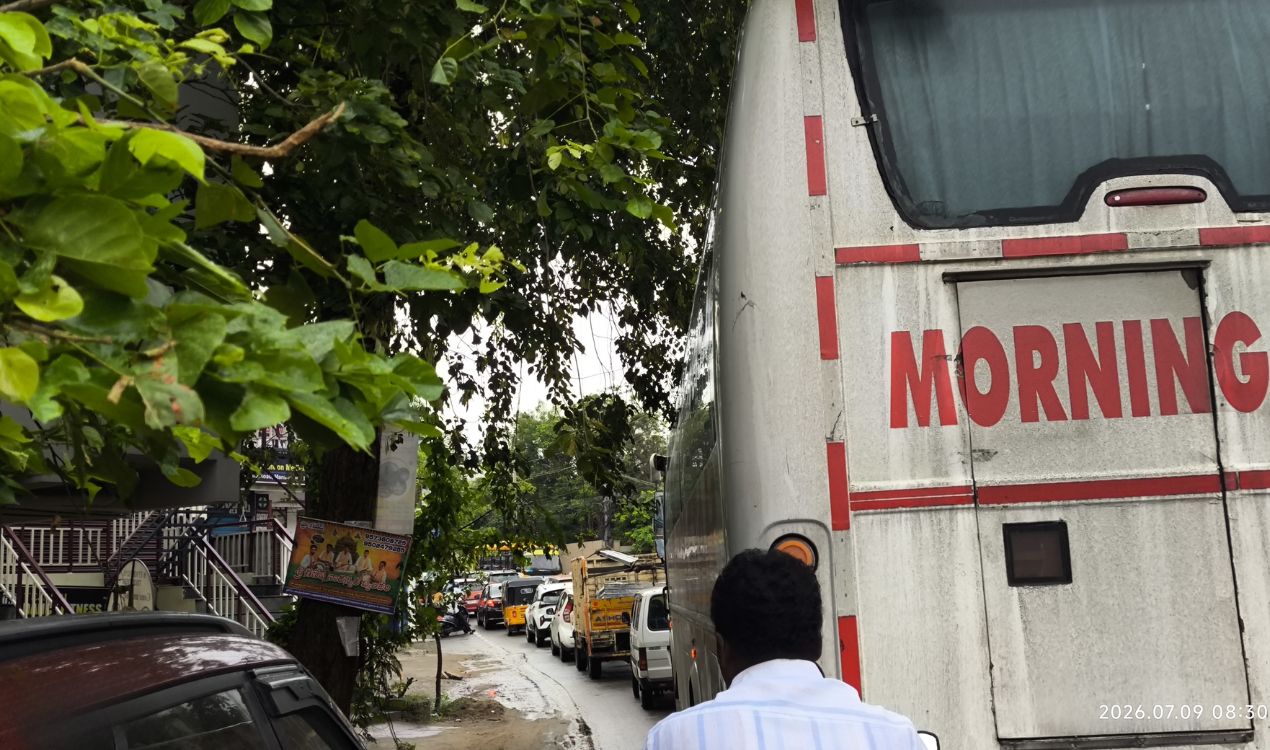 mansoorabad-sahara-road-school-traffic-jam-issue