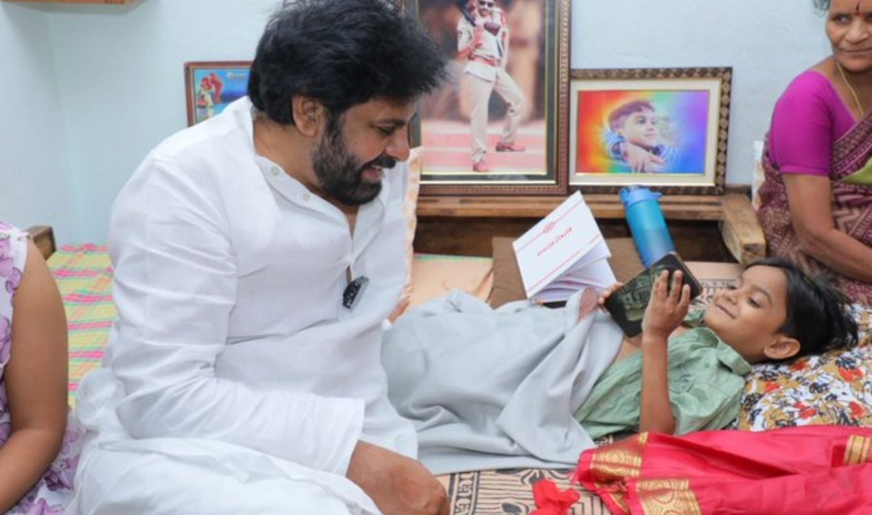 pawan-kalyan-young-fan-niranjan-passes-away