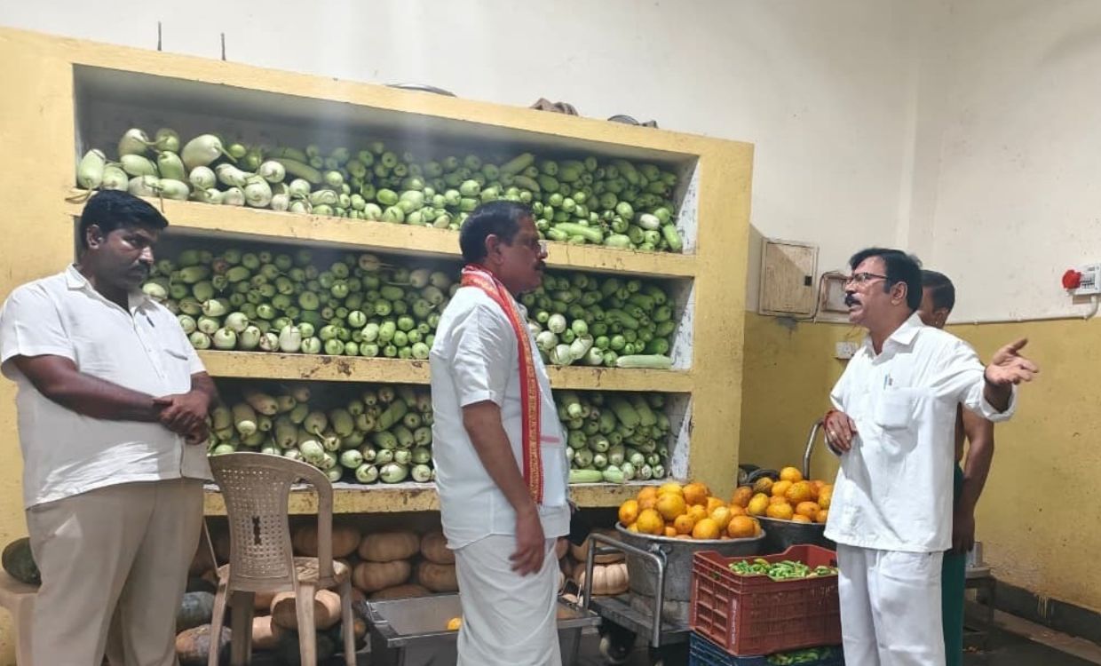 శ్రీశైల దేవస్థానం జీవో శ్రీనివాసరావు పలుచోట్ల ఆకస్మిక పరిశీలన