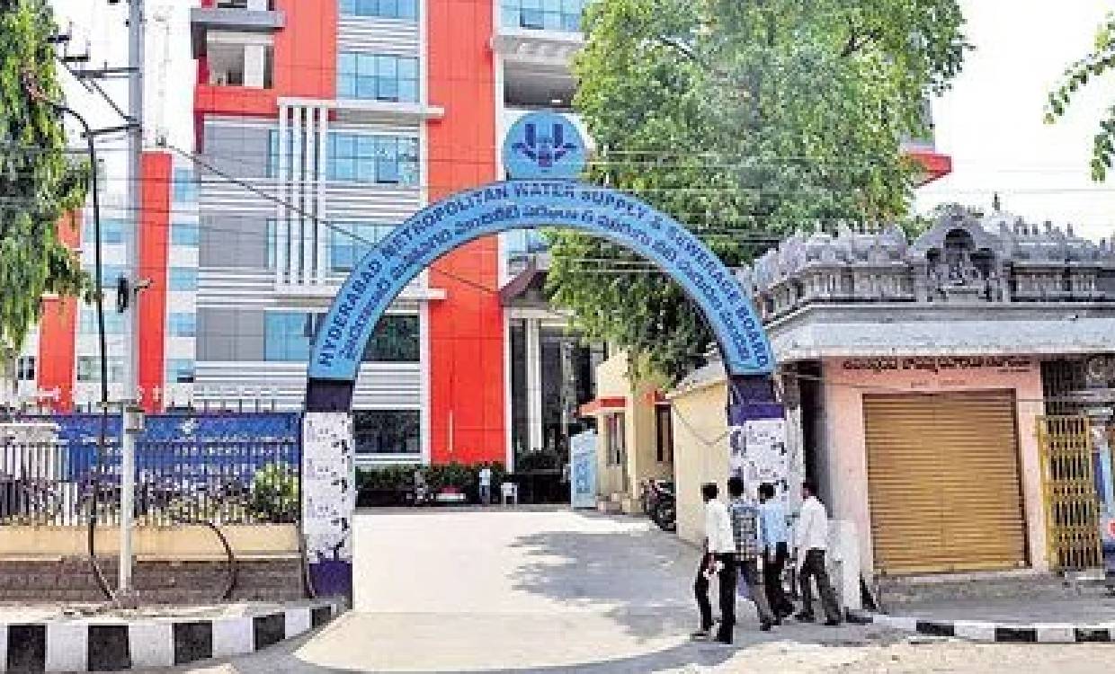 ఏసీబీకి చిక్కిన జలమండలి జెడీ.. రాజ్‌భవన్ రోడ్‌లో కారు ఆపి మరీ రూ. 2.40 లక్షల అక్రమ నగదు సీజ్!